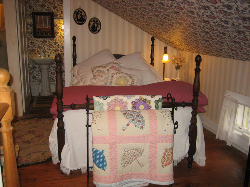 upstairs-bedroom.jpg